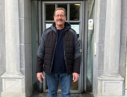 Herzlichen Glückwunsch und Dankeschön: Dienstjubiläum für Thomas Buschle