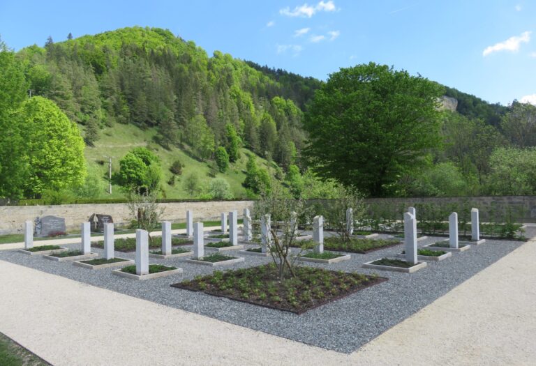 Friedhof Mühlheim in Sonnenschein