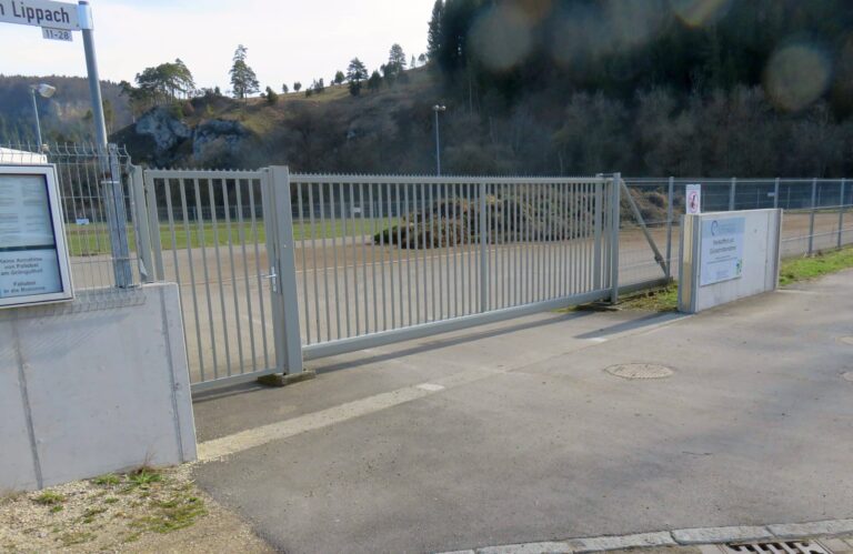 Tor des Wertstoffhofs